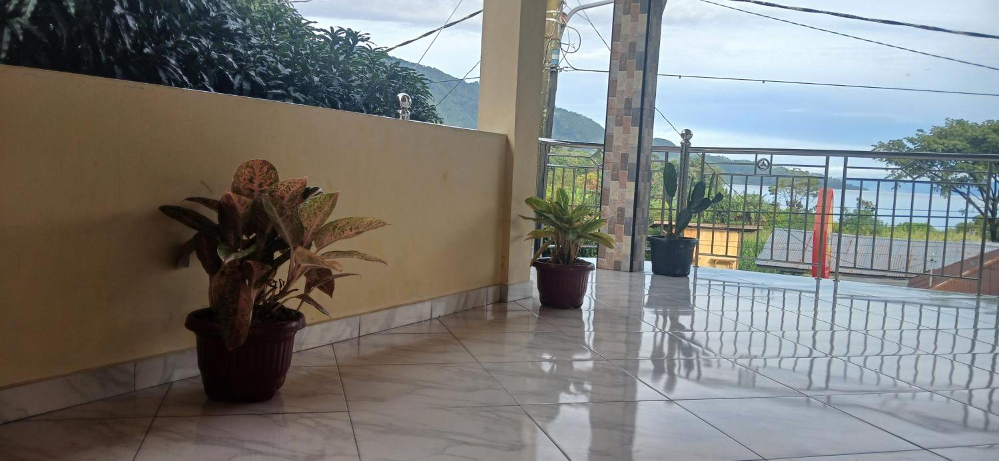 Toba Boi Hotel Тук Тук Екстериор снимка